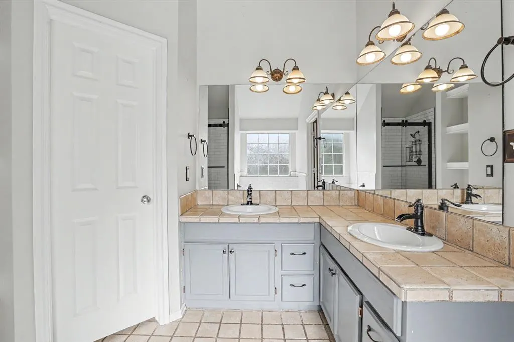 Photo 14 — 1832 Camden Way, Edmond, OK 73013