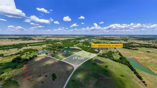 Photo 3 — 5311 Springfield Drive, Guthrie, OK 73044