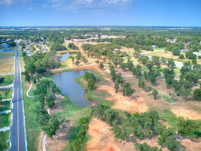 Photo 4 — 16 Sue Lane, McLoud, OK 74851