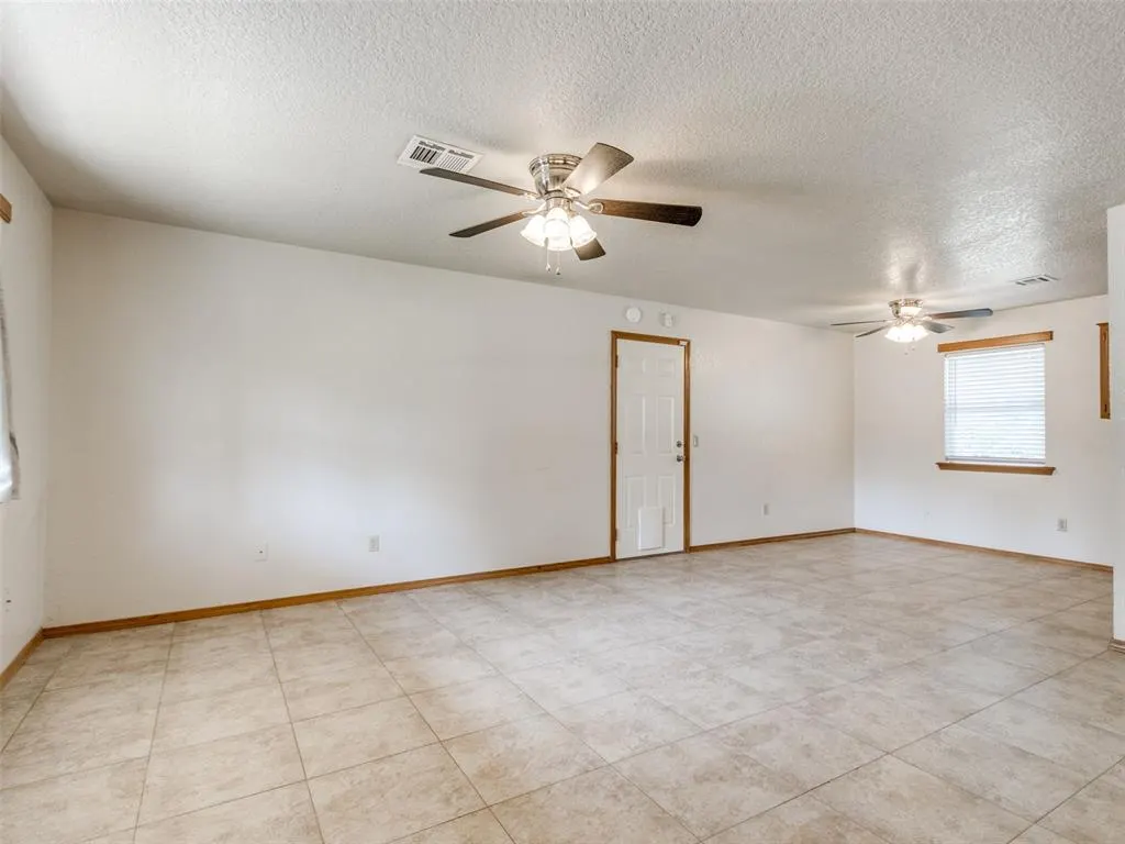 Photo 17 — 16 Sue Lane, McLoud, OK 74851