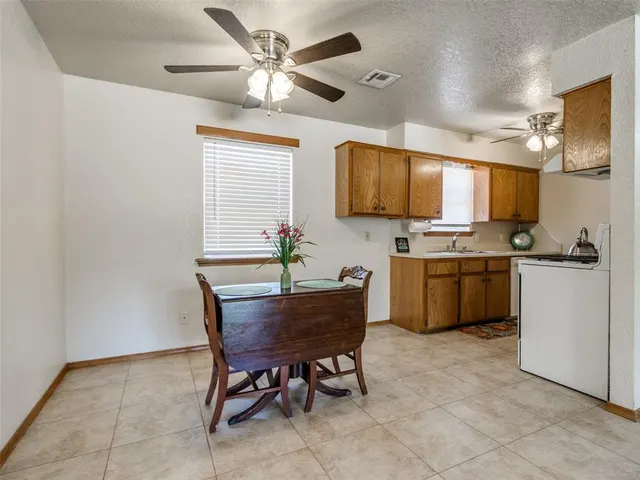Photo 8 — 16 Sue Lane, McLoud, OK 74851