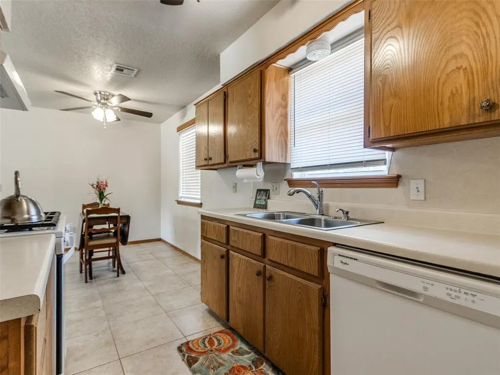 Photo 11 — 16 Sue Lane, McLoud, OK 74851