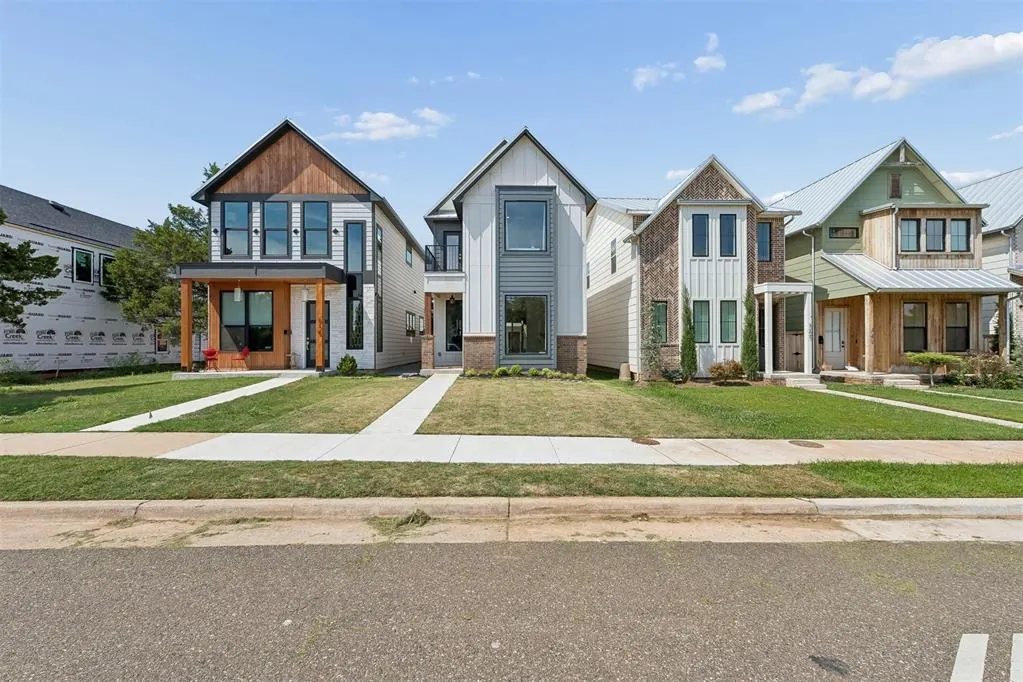 Photo 2 — 731 W Main Street, Edmond, OK 73003
