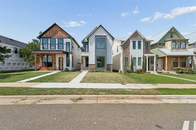 Photo 2 — 731 W Main Street, Edmond, OK 73003