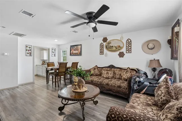 Photo 5 — 12 SE 40th Street, Oklahoma City, OK 73129