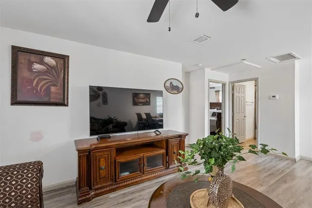 Photo 6 — 12 SE 40th Street, Oklahoma City, OK 73129