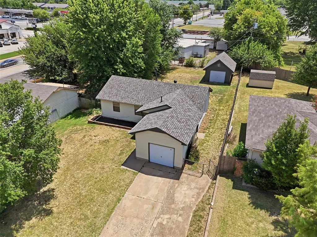 Photo 4 — 102 Belisle Avenue, Yukon, OK 73099