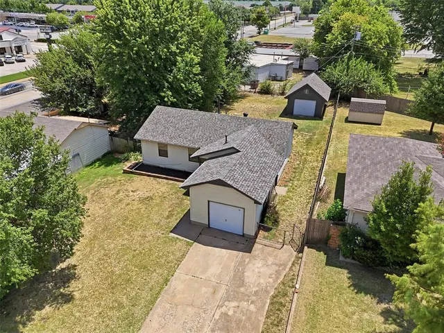 Photo 4 — 102 Belisle Avenue, Yukon, OK 73099