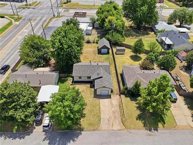 Photo 6 — 102 Belisle Avenue, Yukon, OK 73099