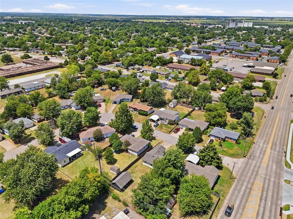 Photo 33 — 102 Belisle Avenue, Yukon, OK 73099