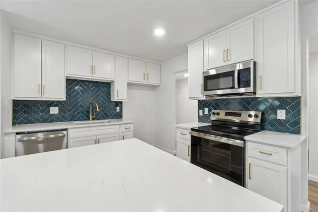 Photo 3 — 208 N English Drive, Oklahoma City, OK 73160