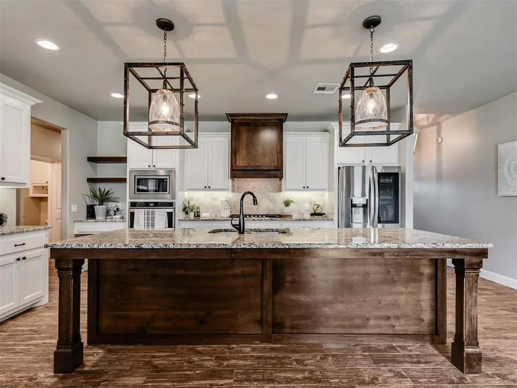 Photo 3 — 1516 Pendleton Place, Moore, OK 73160