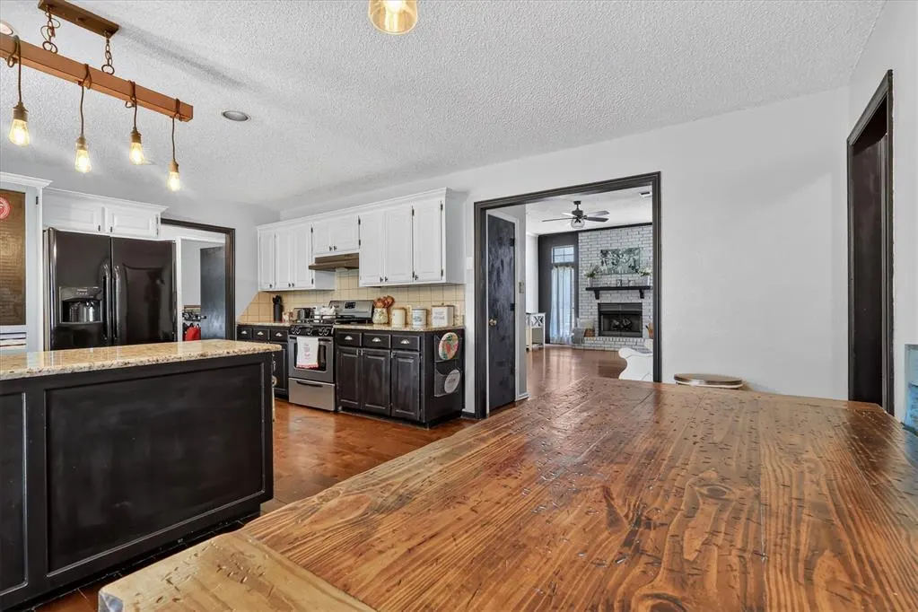 Photo 2 — 13417 Briar Hollow Drive, Oklahoma City, OK 73170