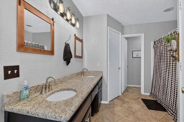Photo 5 — 13417 Briar Hollow Drive, Oklahoma City, OK 73170