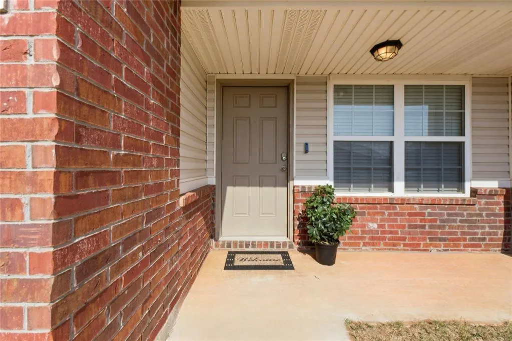 Photo 2 — 4904 Hunter Boulevard, Oklahoma City, OK 73179