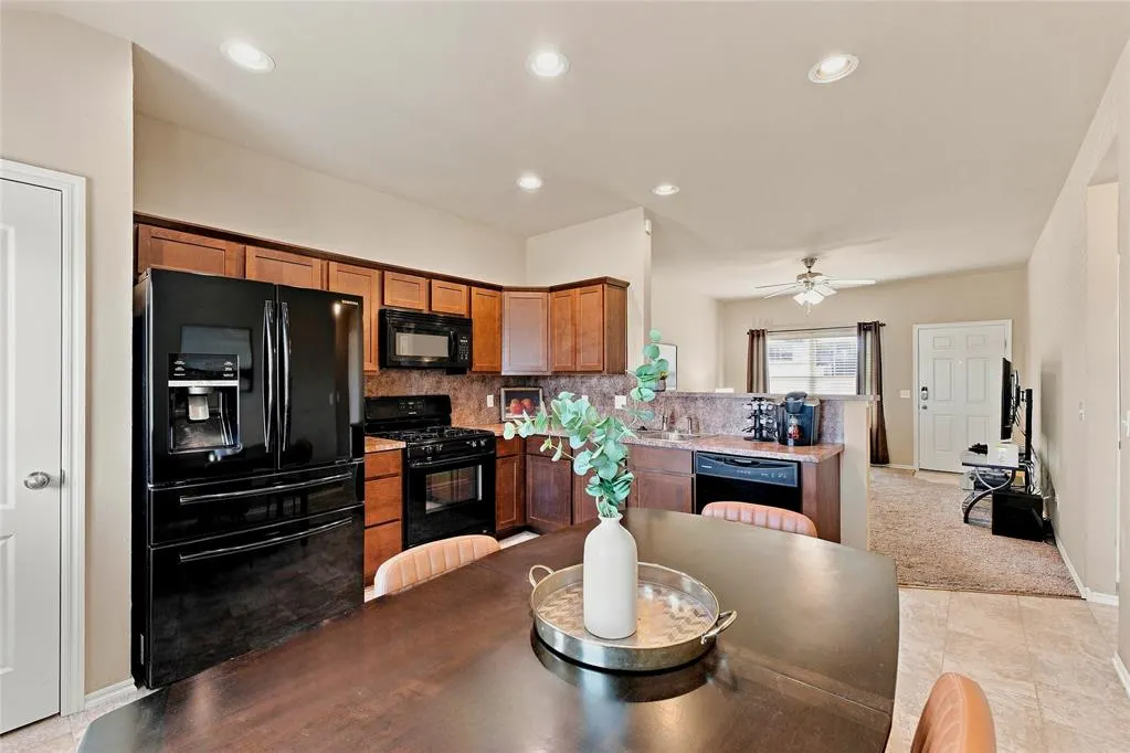 Photo 9 — 4904 Hunter Boulevard, Oklahoma City, OK 73179
