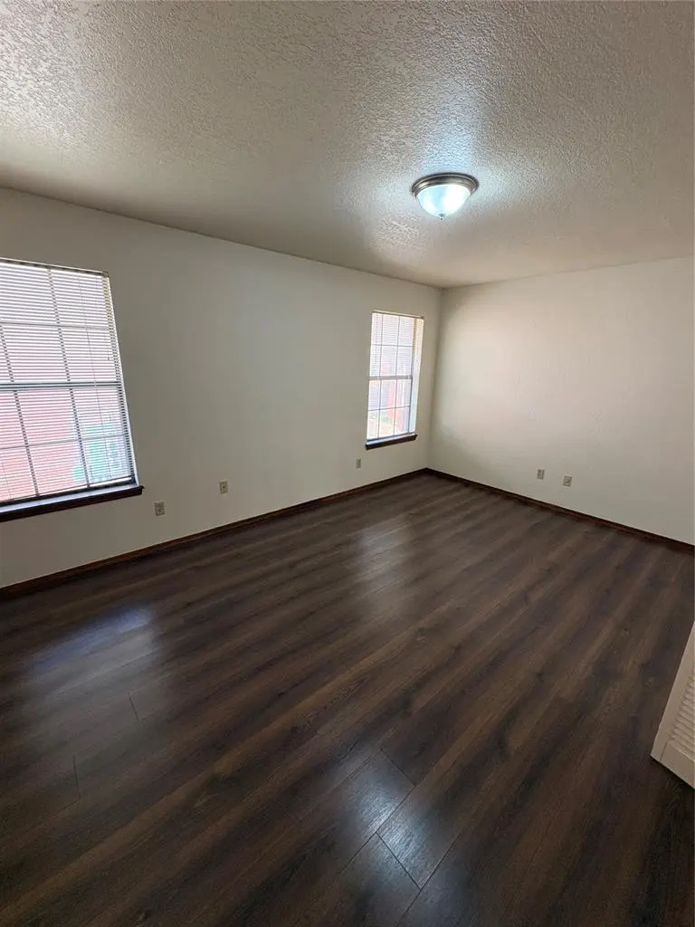 Photo 11 — 4400 Hemingway Drive 207, Oklahoma City, OK 73118