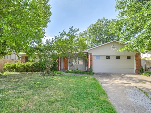 Photo 2 — 8922 E 49th Place, Tulsa, OK 74145