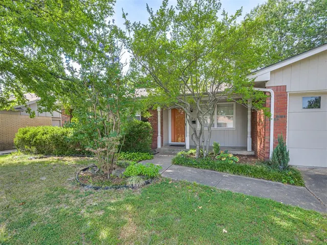 Photo 5 — 8922 E 49th Place, Tulsa, OK 74145