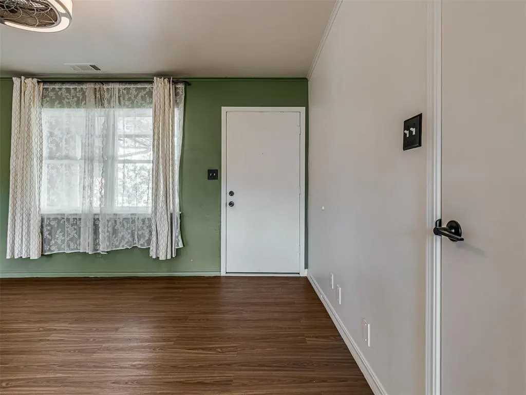 Photo 8 — 8922 E 49th Place, Tulsa, OK 74145
