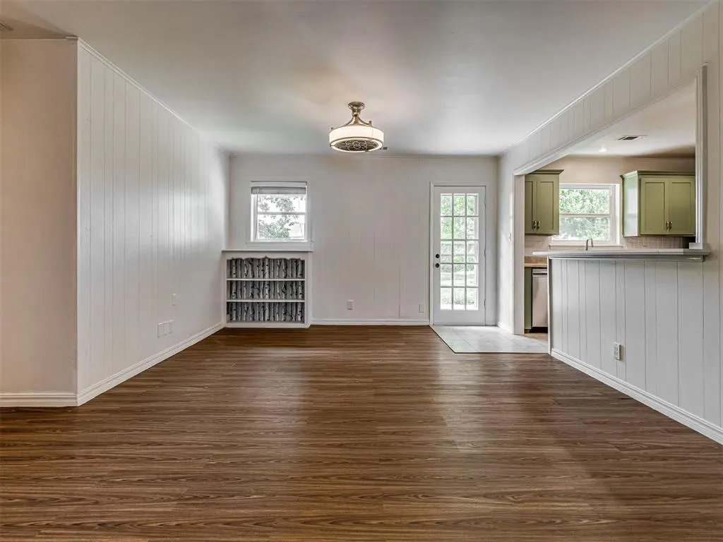Photo 10 — 8922 E 49th Place, Tulsa, OK 74145