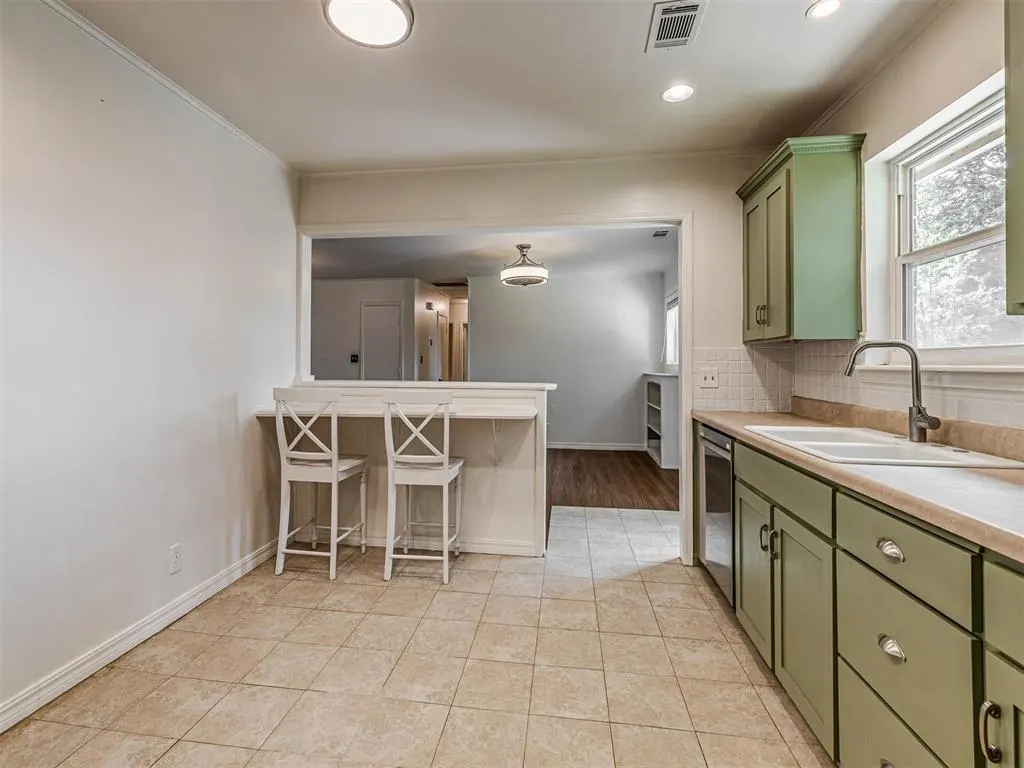 Photo 20 — 8922 E 49th Place, Tulsa, OK 74145