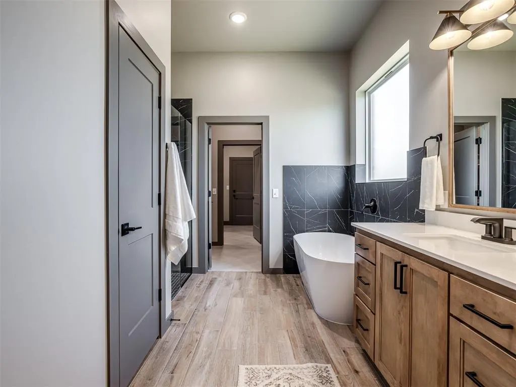 Photo 15 — 16028 Catalonia Place, Oklahoma City, OK 73170