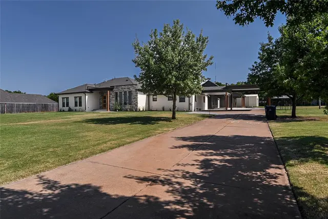 Photo 8 — 2012 NE 100th Street, Oklahoma City, OK 73131