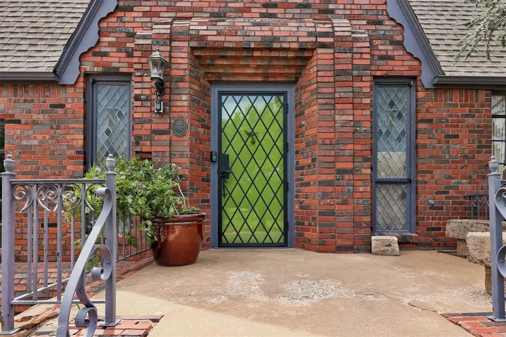 Photo 5 — 412 NW 35th Street, Oklahoma City, OK 73118