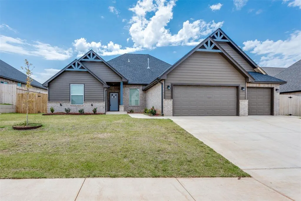 Front exterior — 9208 SW 35 Street, Oklahoma City, OK 73179