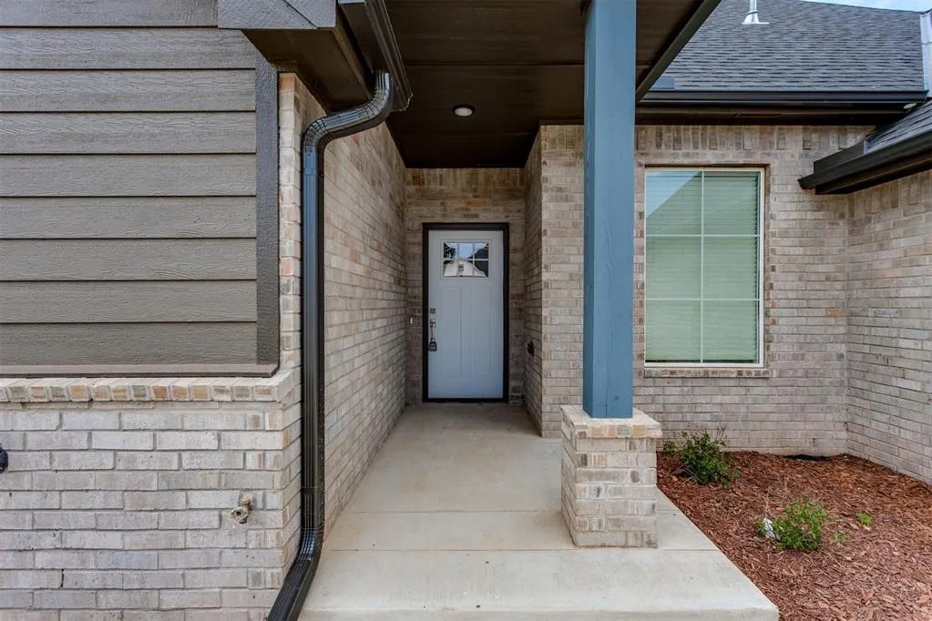 Photo 4 — 9208 SW 35 Street, Oklahoma City, OK 73179