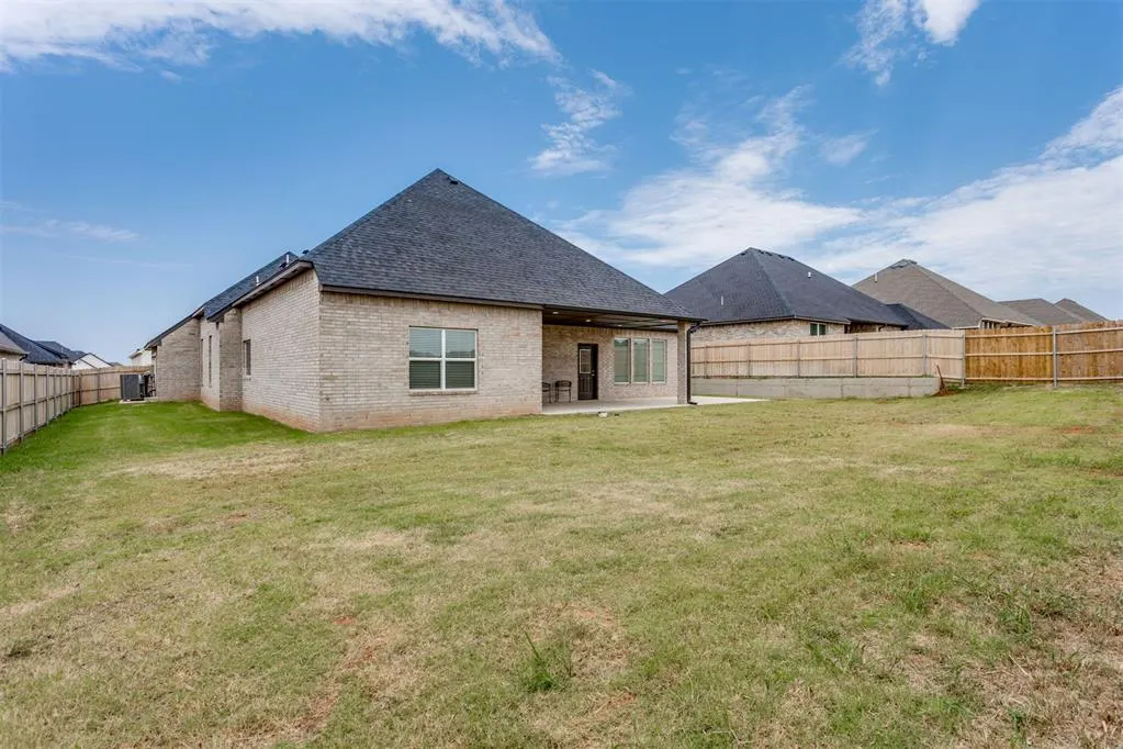 Photo 10 — 9208 SW 35 Street, Oklahoma City, OK 73179