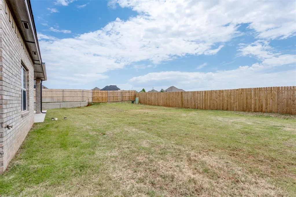 Photo 11 — 9208 SW 35 Street, Oklahoma City, OK 73179