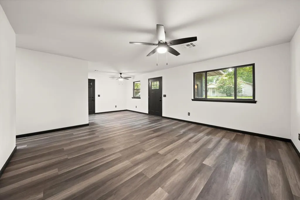 Photo 7 — 1208 E Hickman Street, Shawnee, OK 74801