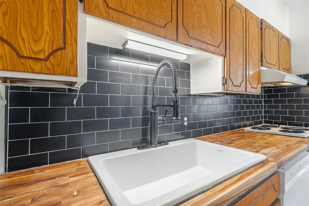 Photo 13 — 829 W 22nd Street, Ada, OK 74820