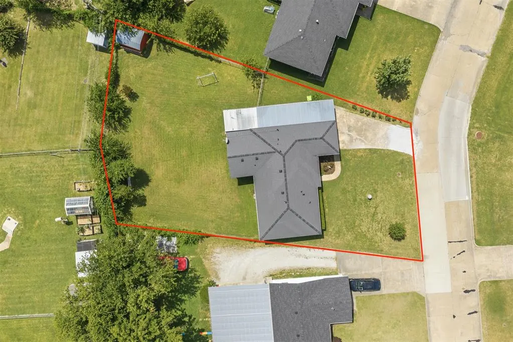 Photo 34 — 829 W 22nd Street, Ada, OK 74820
