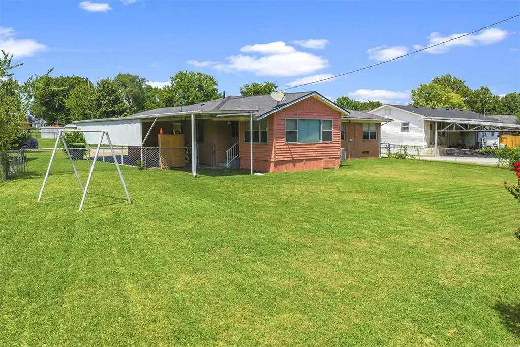 Photo 37 — 829 W 22nd Street, Ada, OK 74820