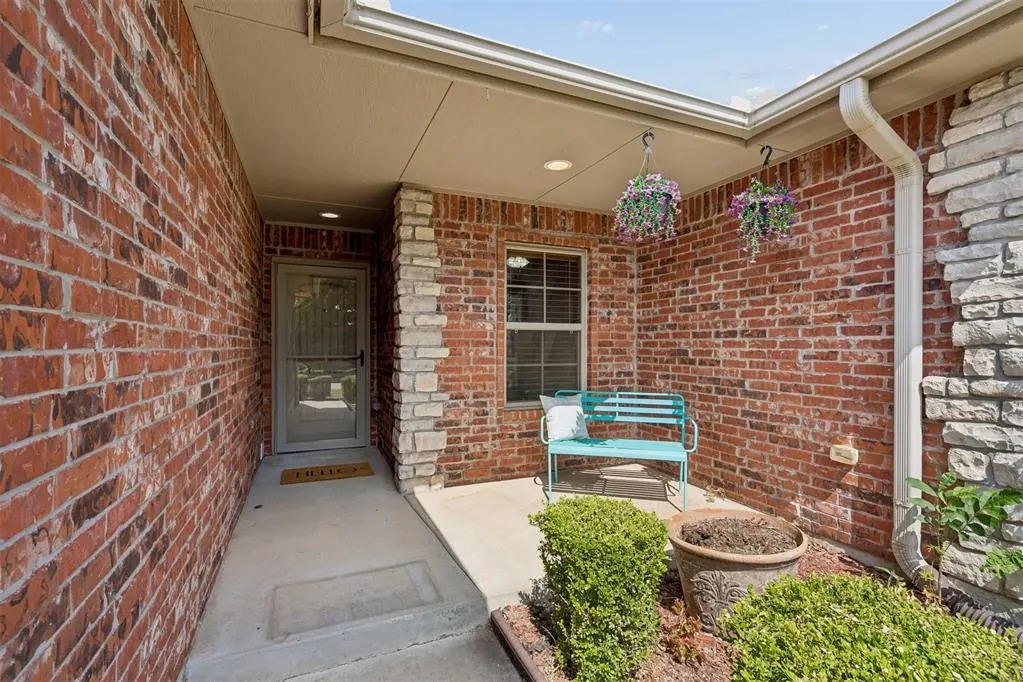 Photo 5 — 709 Blue Ridge Road, Moore, OK 73160