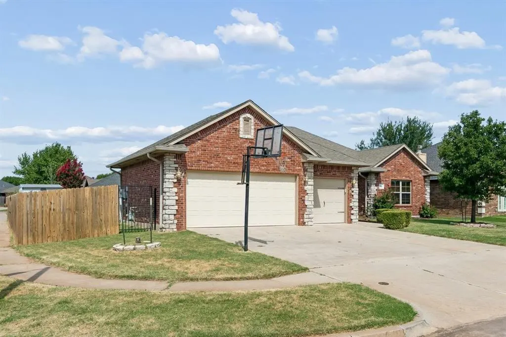 Photo 42 — 709 Blue Ridge Road, Moore, OK 73160