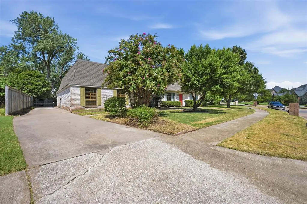Photo 3 — 1814 Brookhaven Boulevard, Norman, OK 73072