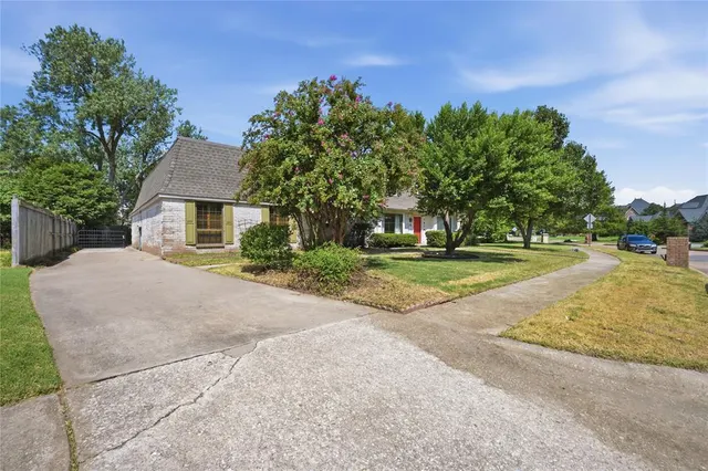 Photo 3 — 1814 Brookhaven Boulevard, Norman, OK 73072