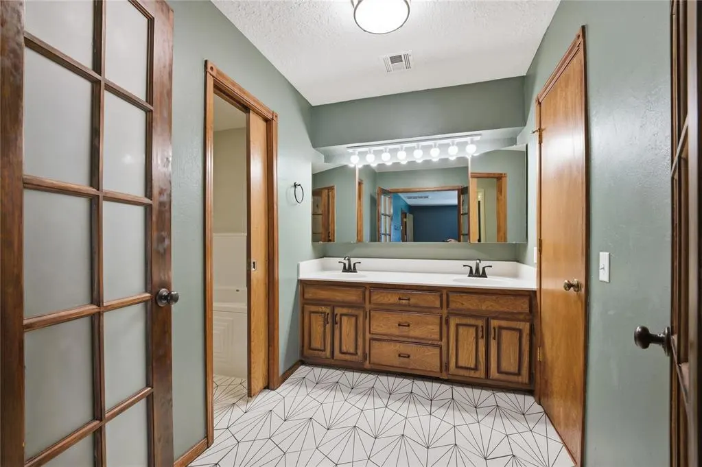 Photo 12 — 1814 Brookhaven Boulevard, Norman, OK 73072