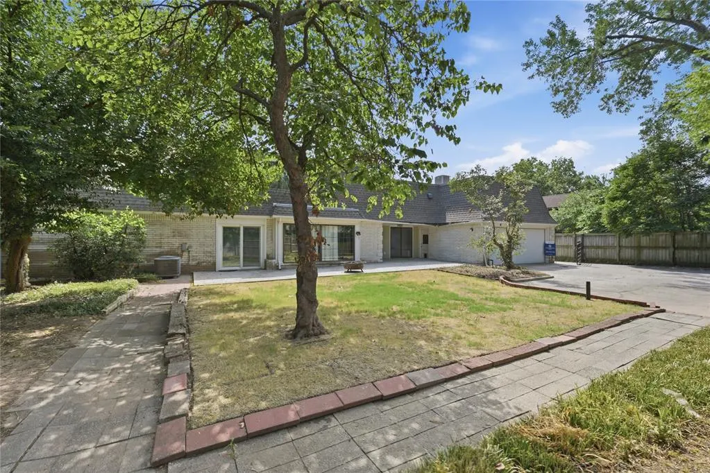Photo 2 — 1814 Brookhaven Boulevard, Norman, OK 73072