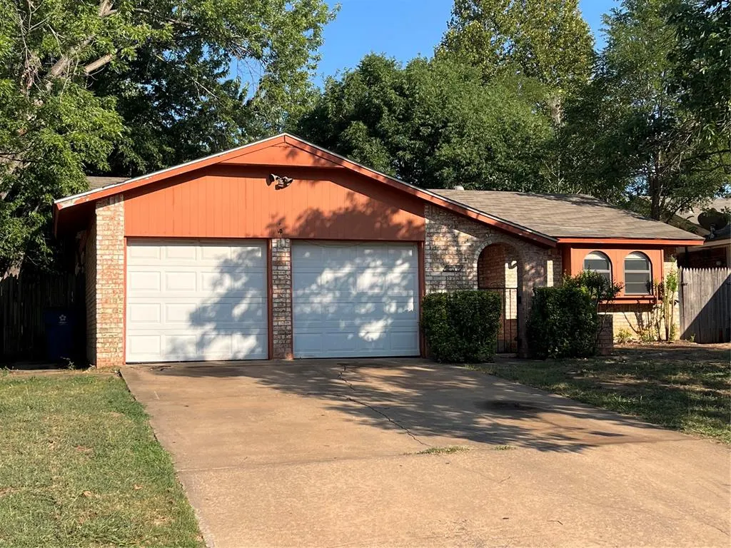 Photo 2 — 736 Red Oak Terrace, Edmond, OK 73003