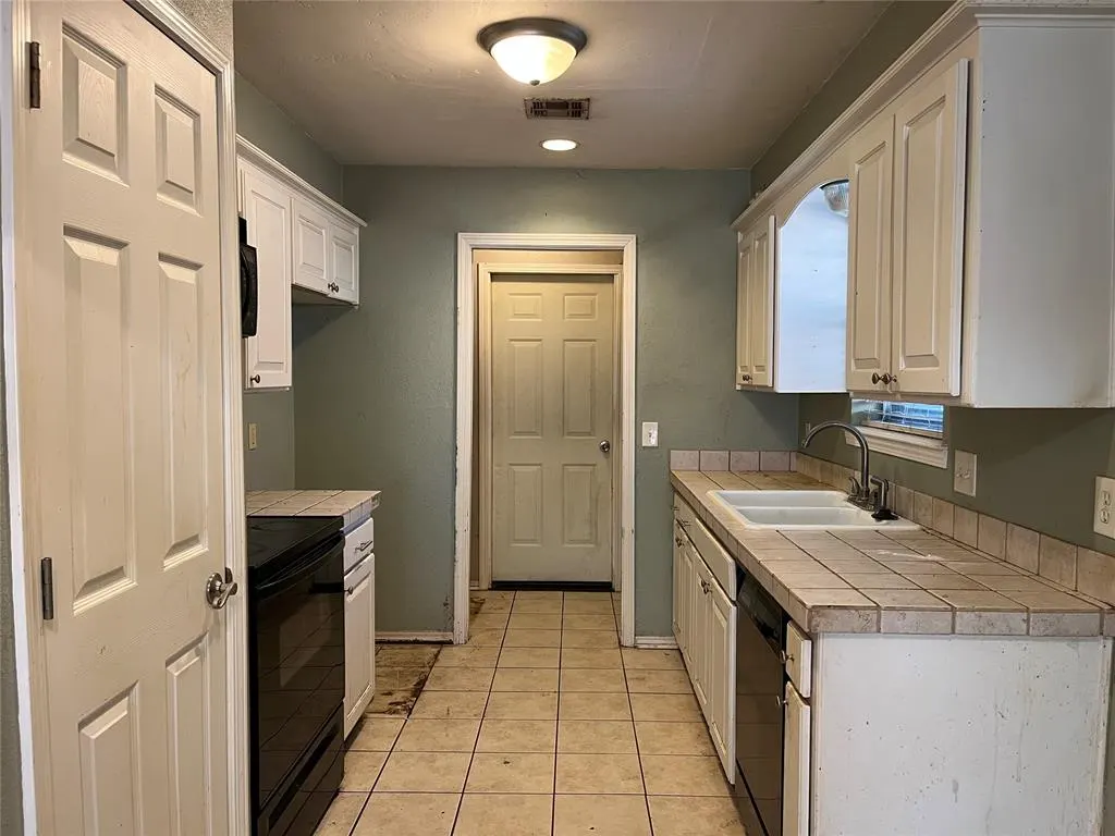 Photo 6 — 736 Red Oak Terrace, Edmond, OK 73003