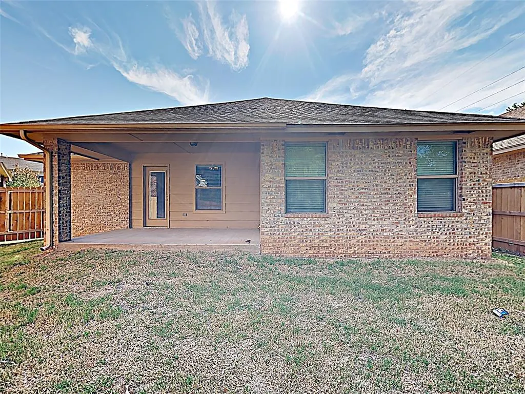 Photo 11 — 1045 Creekside Drive, Choctaw, OK 73020