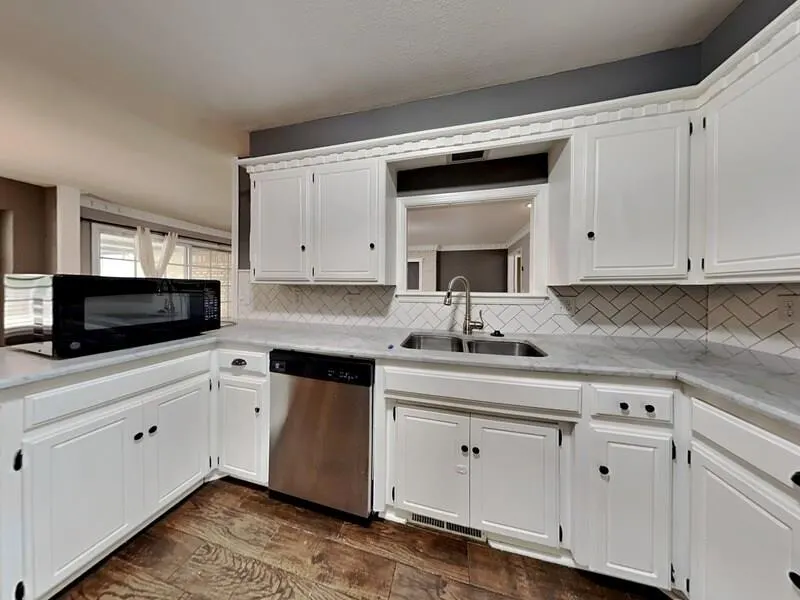 Photo 2 — 6424 N College Avenue, Oklahoma City, OK 73132