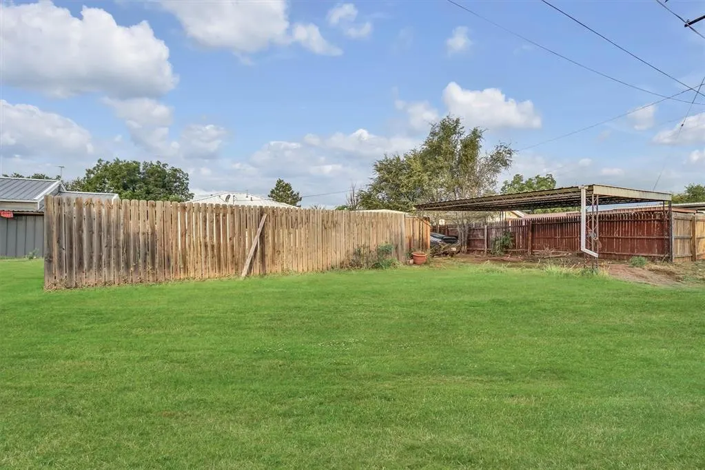 Photo 14 — 108 Central Drive, Sayre, OK 73662