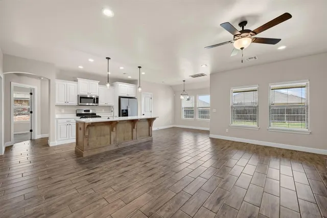 Photo 4 — 4505 Black Mesa Lane, Yukon, OK 73099