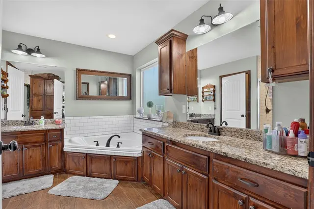 Photo 5 — 208 Moran Road, McLoud, OK 74851